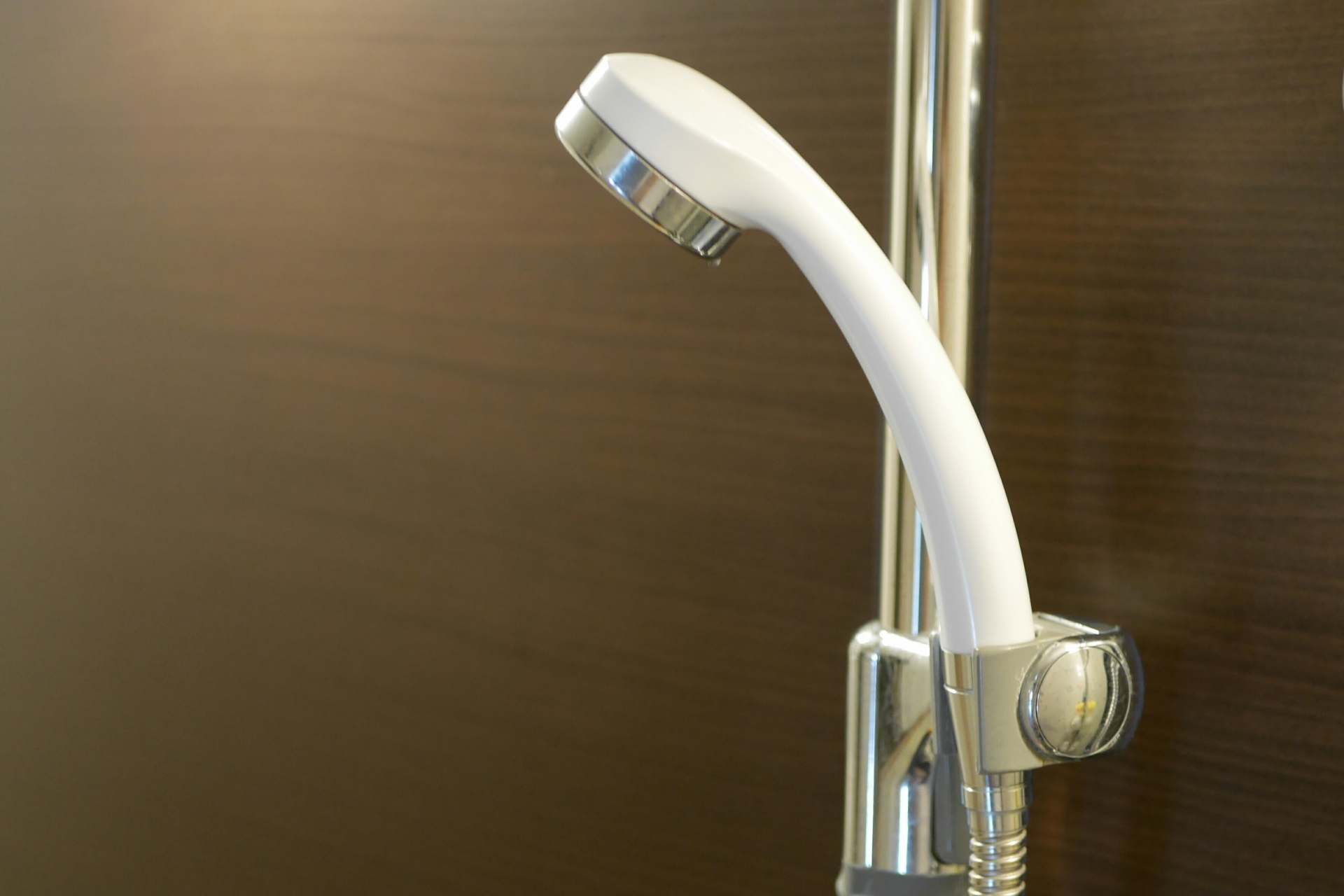 シャワーに向いている電気温水器の特徴は?